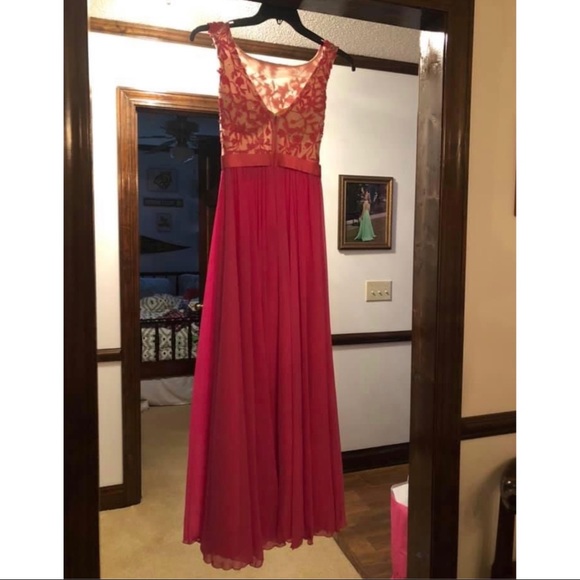 Pageant gown - Picture 3 of 6